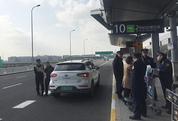 上海：254名無資質網約車司機被停止派單，直至其辦出證件