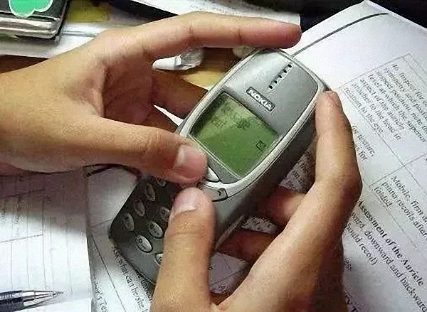G手機和4G手機有何不同：能否兼容4G網，資費會更貴嗎"